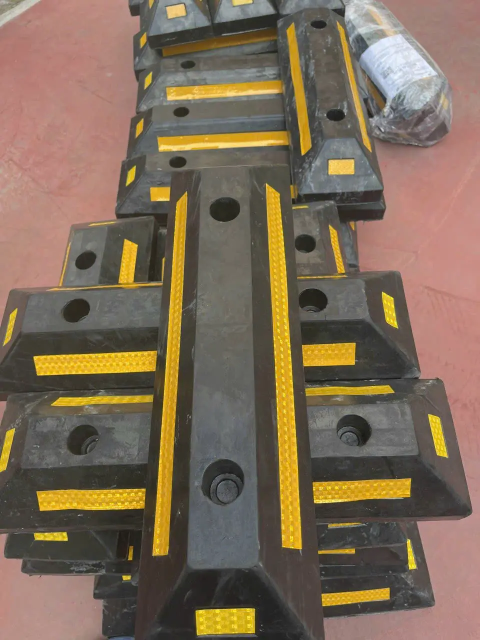 Chặn Lùi Xe Cao Su