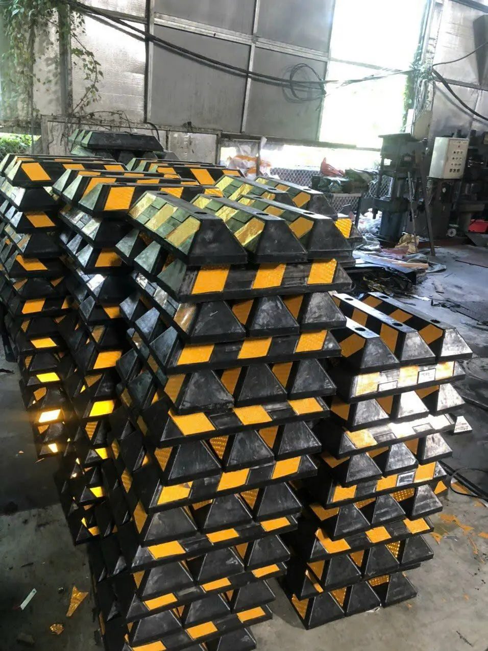 Chặn Lùi Xe Cao Su