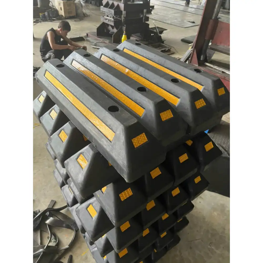 Cục canh bánh xe cao su – Giải pháp đỗ xe an toàn, chính xác