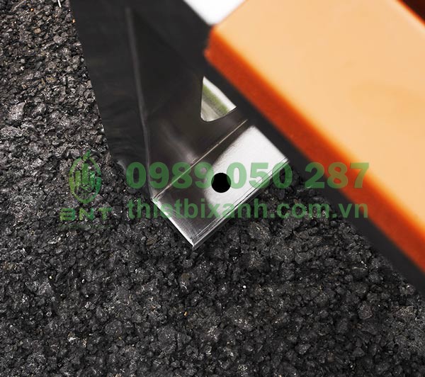 Chân ghế chắc chắn có thể cố định xuống mặt sàn