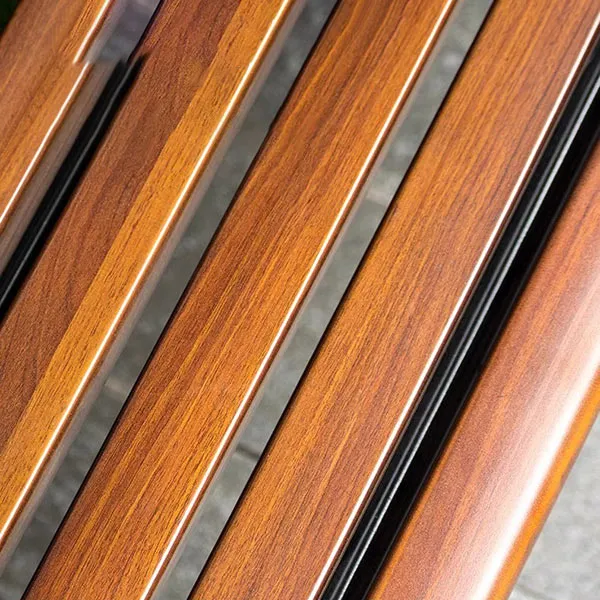 Thanh nan ghế được làm bằng nhựa PVC giả vân gỗ