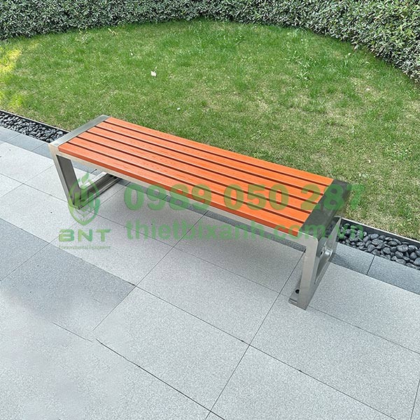 Chân ghế chắc chắn, chịu tải tốt, có thể cố định ghế tại vị trí muốn đặt