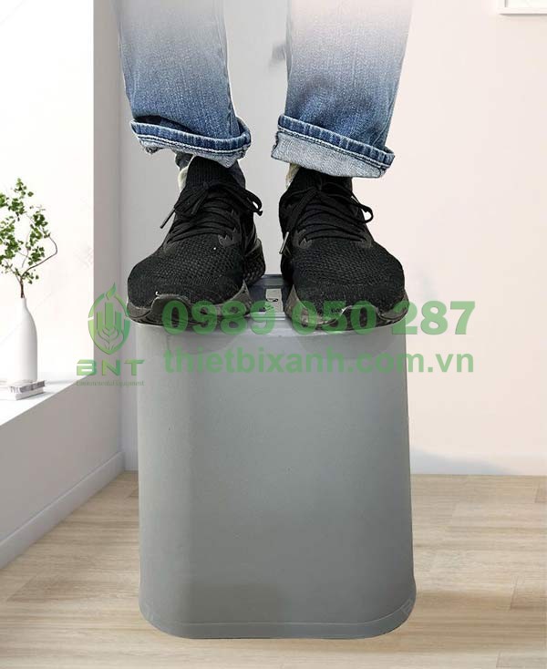 Sọt rác nhựa chống cháy màu ghi bền bỉ, sử dụng lâu dài