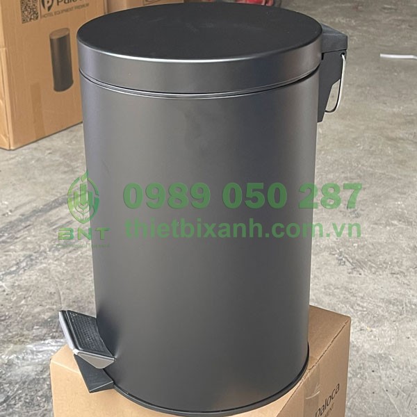 Thùng rác đạp chân tròn màu đen Paloca thiết kế hiện đại, tinh tế