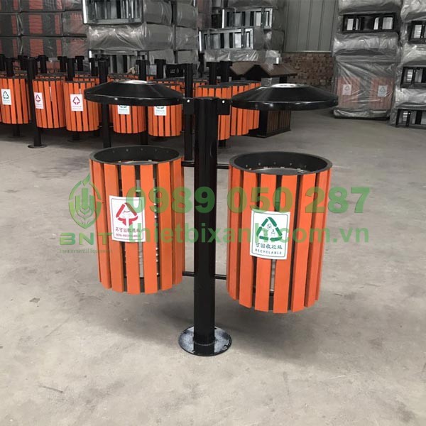Thùng rác giả gỗ treo đôi ngoài trời
