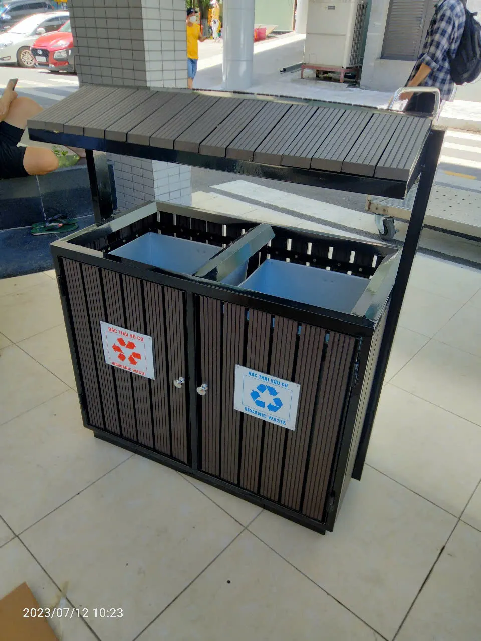 Thùng Rác 2 Ngăn Inox – Bền Đẹp, Chống Gỉ, Phù Hợp Mọi Không Gian