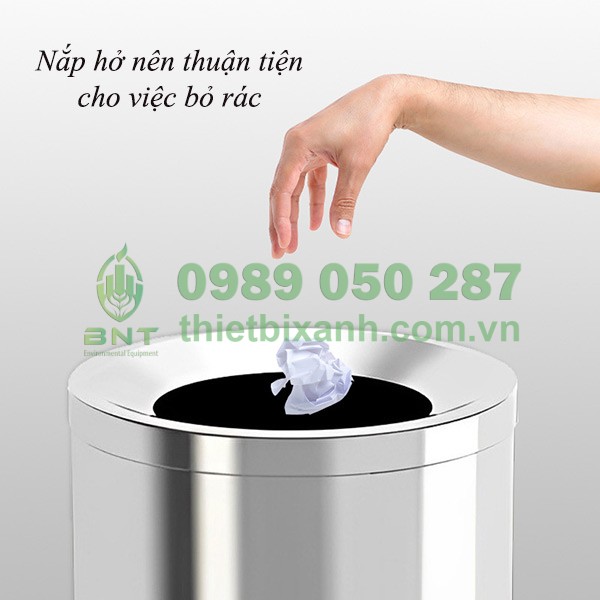 Thùng rác có nắp hở thuận tiện cho người sử dụng