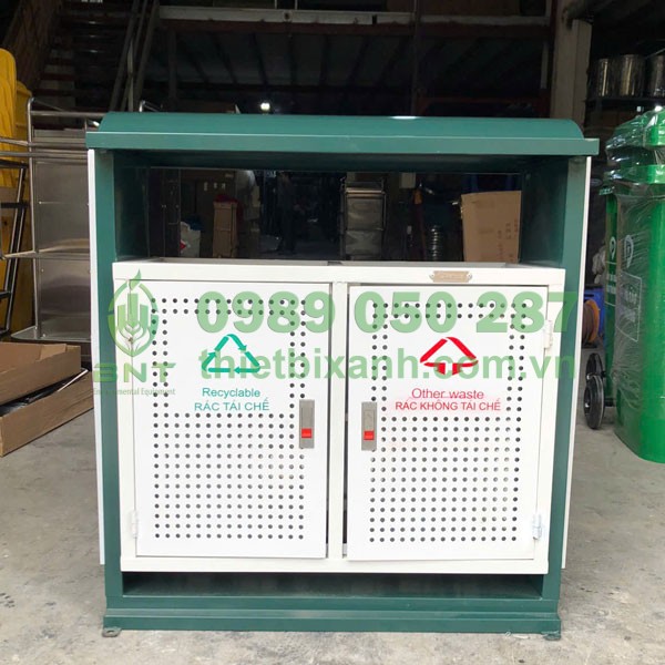 Thùng rác ngoài trời thép 2 ngăn phân loại có chất liệu cấu tạo cao cấp, bền bỉ, chống gỉ sét tốt