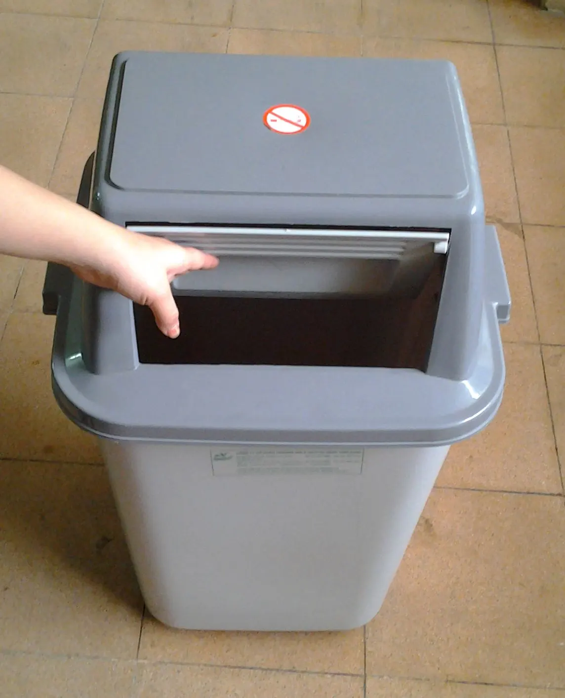 Thùng Rác Nhựa 60L – Nhỏ Gọn, Phù Hợp Văn Phòng, Lớp Học