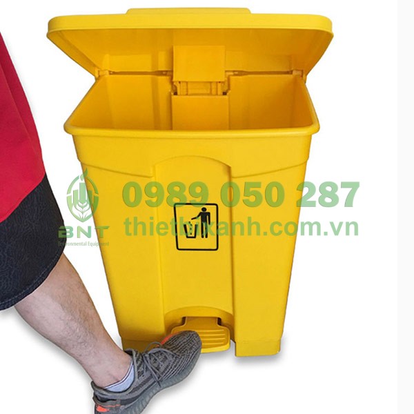 Đạp chân mở nắp tiện lợi