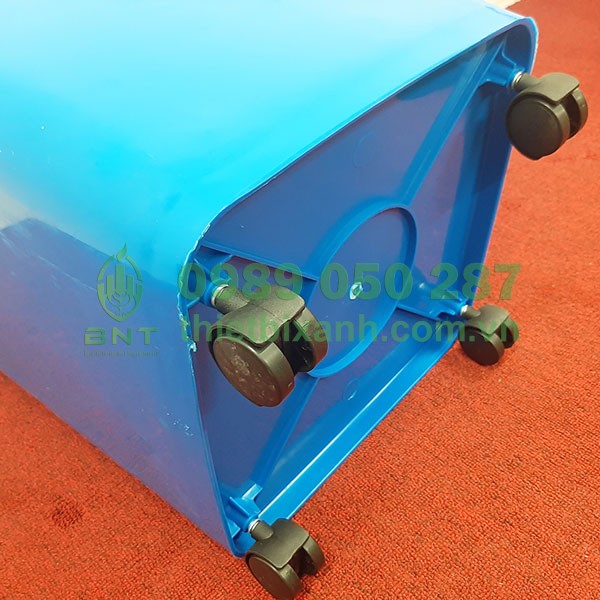 Thiết kế 4 bánh xe hỗ trợ di chuyển